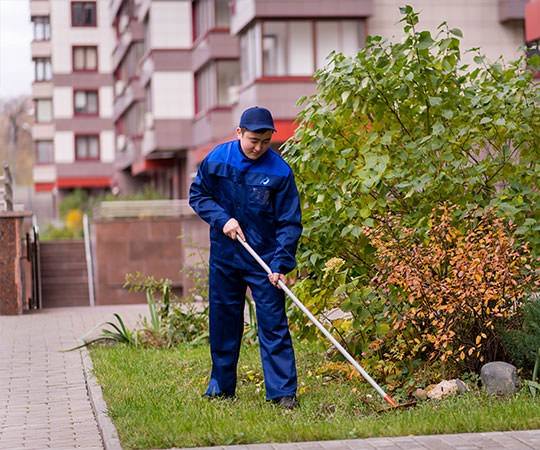Уборка территории в Златоусте и  Челябинской области